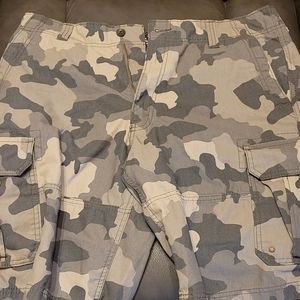 LEVIS Camo Cargo Shorts
